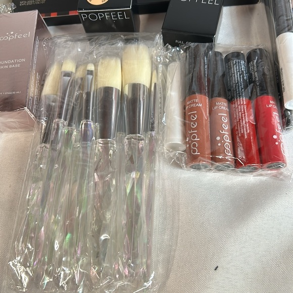 Popfeel All In One Makeup Kit. KIT014C. Silver Glitter Case Included. NWT - Picture 6 of 14